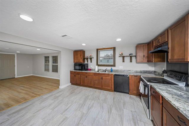 1515 SW H Ave, Lawton, OK 73501