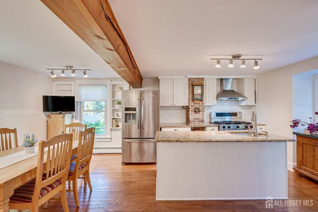 23 Rose Street, Metuchen, NJ 08840