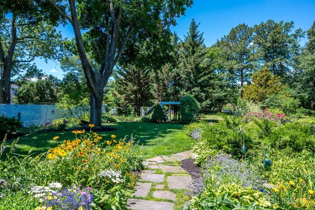 23 Rose Street, Metuchen, NJ 08840