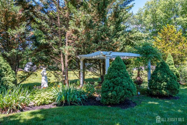 23 Rose Street, Metuchen, NJ 08840