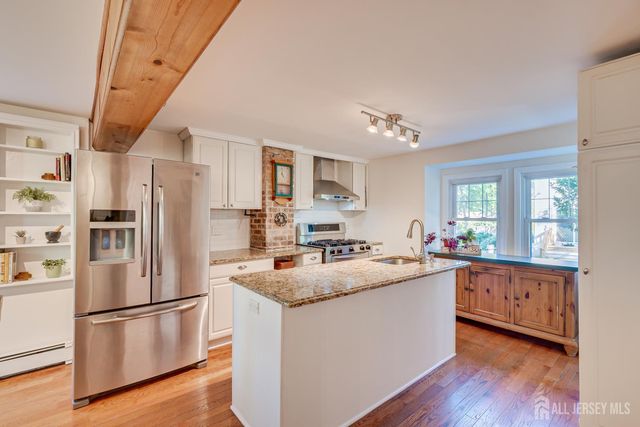 23 Rose Street, Metuchen, NJ 08840