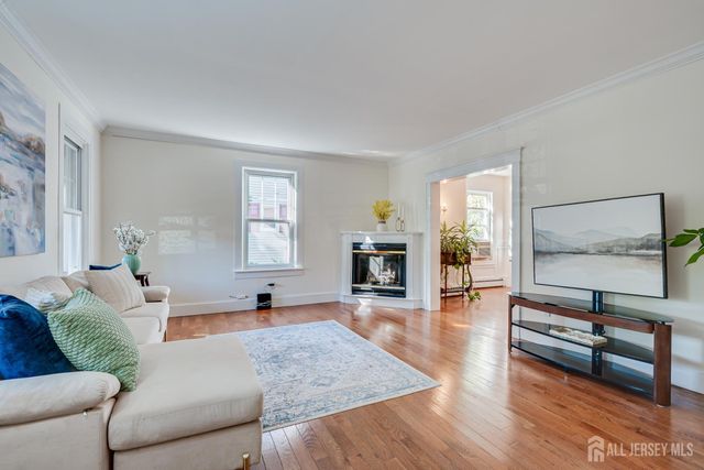 23 Rose Street, Metuchen, NJ 08840