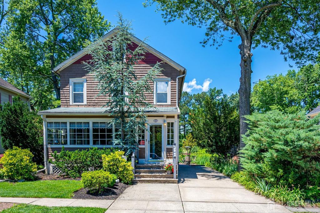 23 Rose Street, Metuchen, NJ 08840