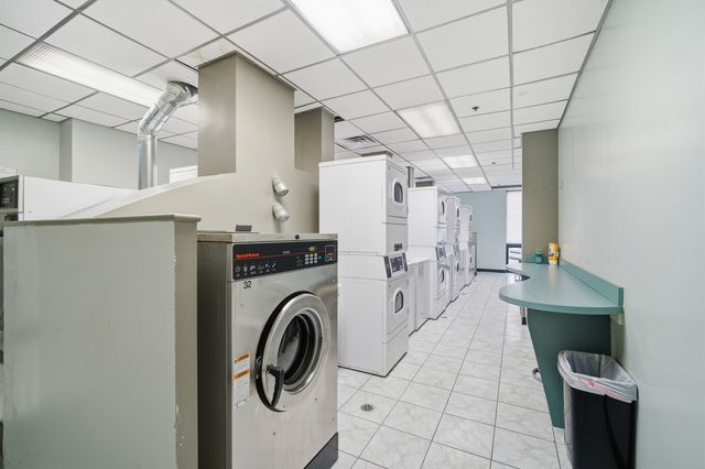 70 W Huron Street 607, Chicago, IL 60654