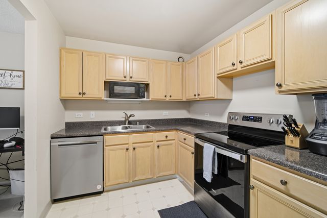 70 W Huron Street 607, Chicago, IL 60654