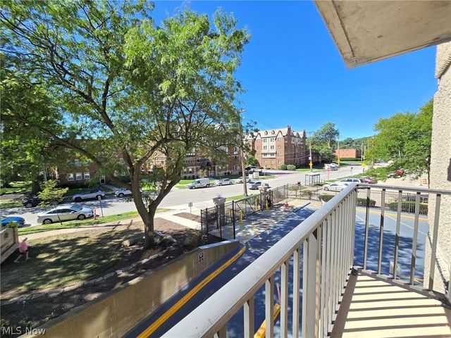 12500 Edgewater Drive 202, Lakewood, OH 44107