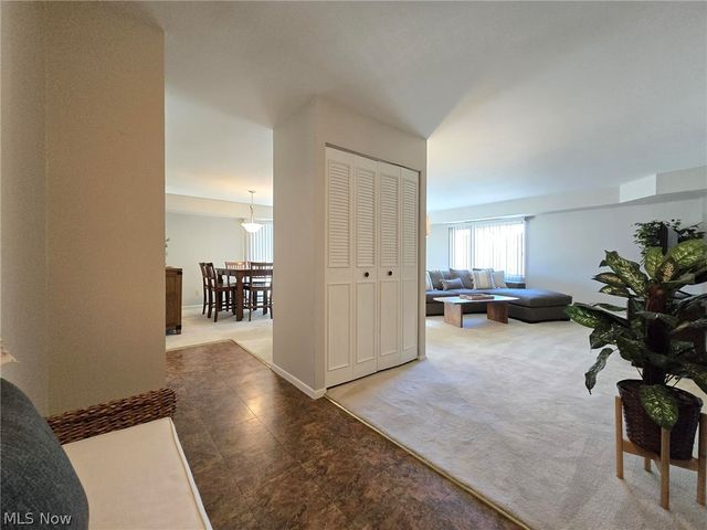 12500 Edgewater Drive 202, Lakewood, OH 44107