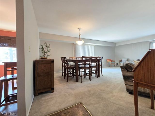 12500 Edgewater Drive 202, Lakewood, OH 44107