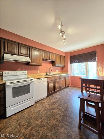 12500 Edgewater Drive 202, Lakewood, OH 44107