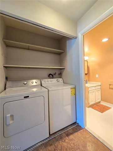 12500 Edgewater Drive 202, Lakewood, OH 44107