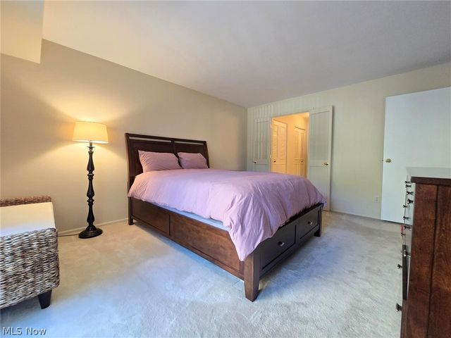 12500 Edgewater Drive 202, Lakewood, OH 44107