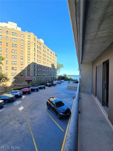 12500 Edgewater Drive 202, Lakewood, OH 44107