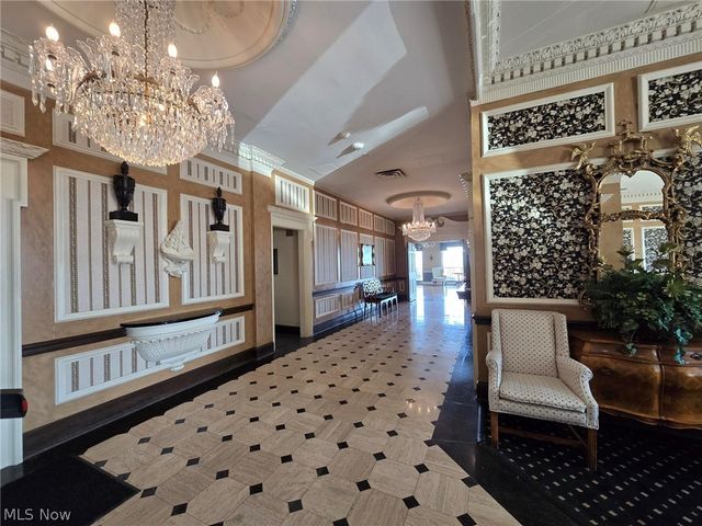 12500 Edgewater Drive 202, Lakewood, OH 44107