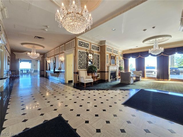 12500 Edgewater Drive 202, Lakewood, OH 44107