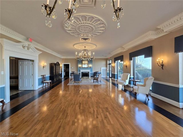 12500 Edgewater Drive 202, Lakewood, OH 44107