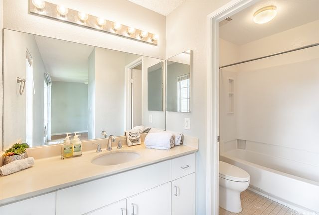 46-1009 Emepela Way 20S, Kaneohe, HI 96744