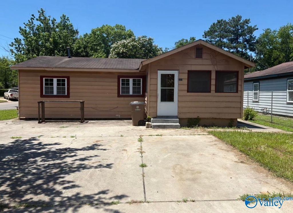 223 SW 11th Avenue, Decatur, AL 35601