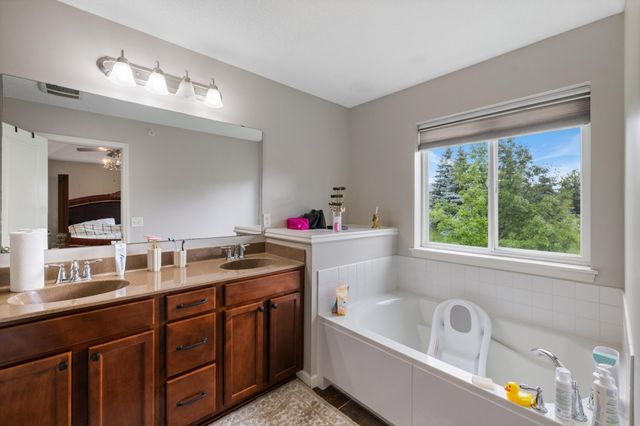 3105 Countryside Bay C, Woodbury, MN 55129