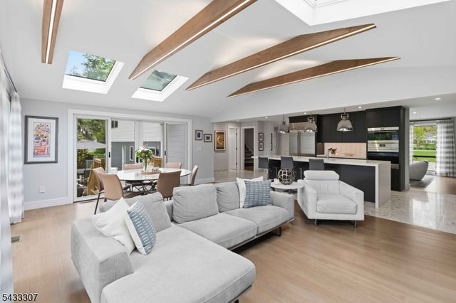 12 Normandy Pkwy, Morris Twp., NJ 07960