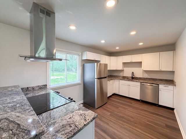 4663 W Runyon Lake Drive, Greenwood, IN 46143