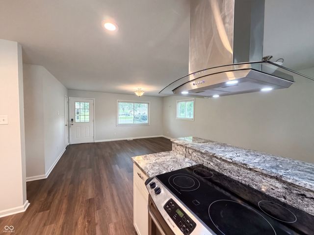 4663 W Runyon Lake Drive, Greenwood, IN 46143