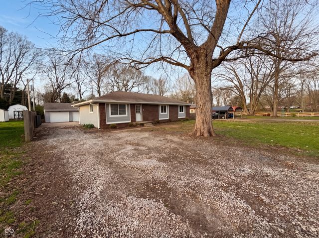4663 W Runyon Lake Drive, Greenwood, IN 46143