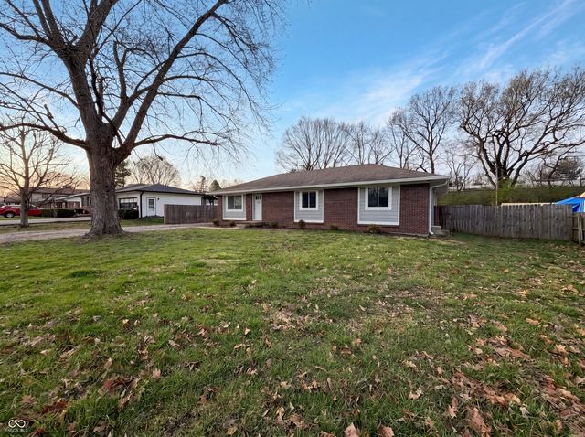 4663 W Runyon Lake Drive, Greenwood, IN 46143