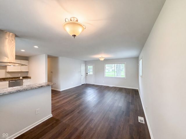 4663 W Runyon Lake Drive, Greenwood, IN 46143