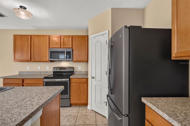 817 ASHENTREE DRIVE, Plant City, FL 33563