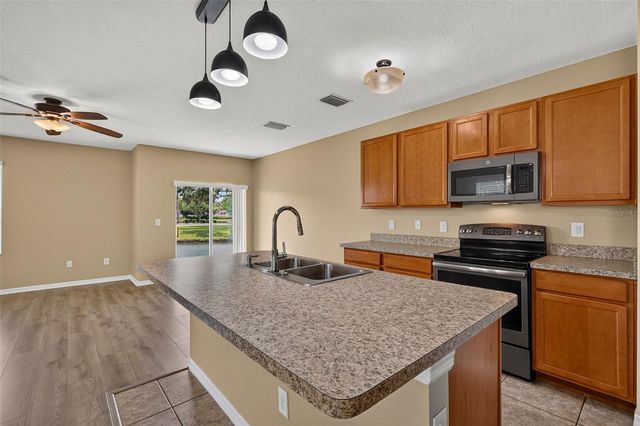 817 ASHENTREE DRIVE, Plant City, FL 33563