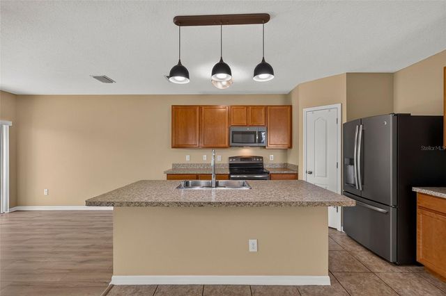 817 ASHENTREE DRIVE, Plant City, FL 33563