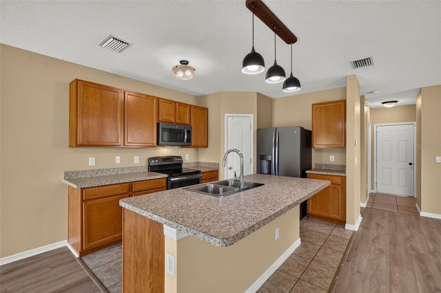 817 ASHENTREE DRIVE, Plant City, FL 33563