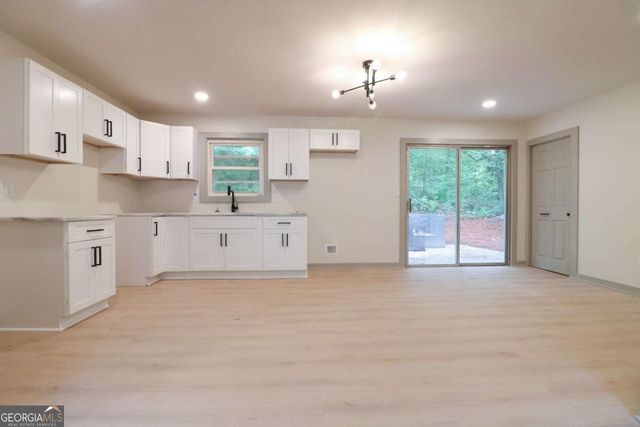 4396 Greenleaf Circle, Atlanta, GA 30331
