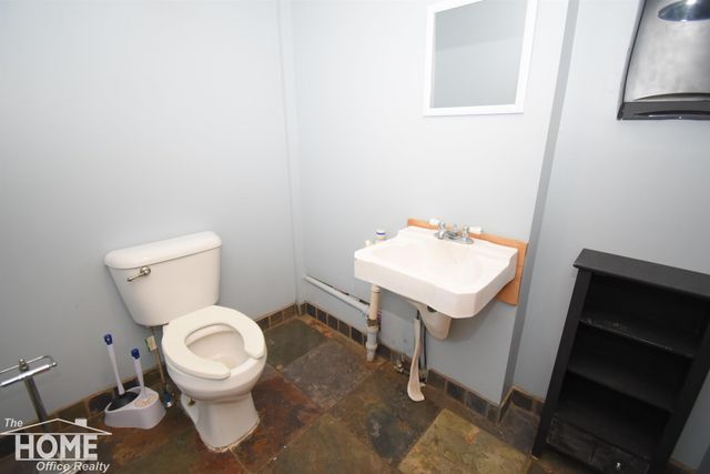 211-213 N Ball Street, Owosso, MI 48867