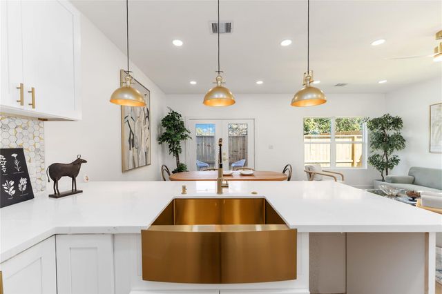 7129 Springdale Street B, Houston, TX 77028