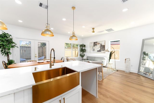 7129 Springdale Street B, Houston, TX 77028