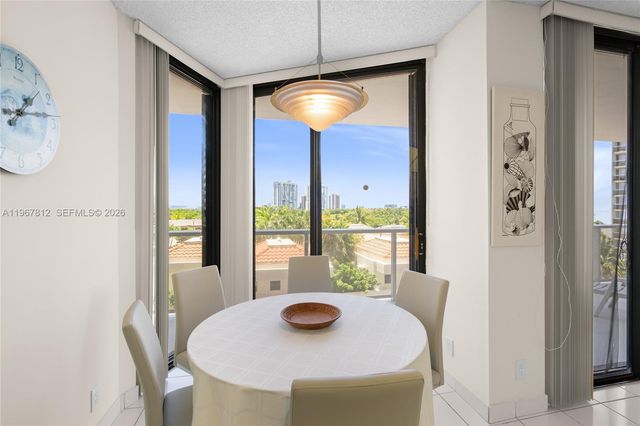 20281 E Country Club Dr 403, Aventura, FL 33180