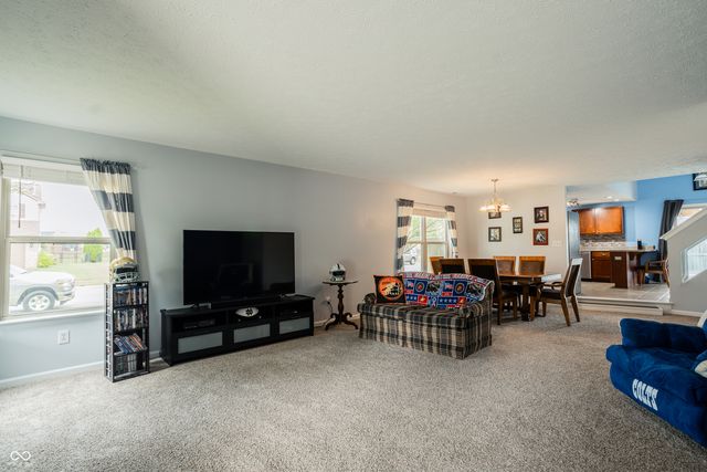 7083 N Abilene Way, Mccordsville, IN 46055