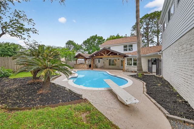 2734 Triway Lane, Houston, TX 77043