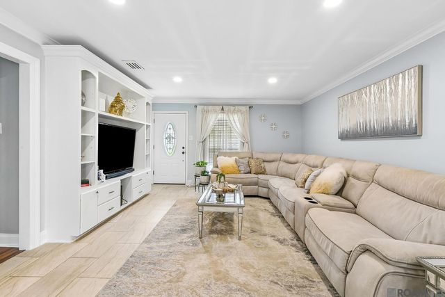 14415 Richardson Dr, Greenwell Springs, LA 70739