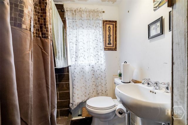 915 Porter Street, Savannah, GA 31415