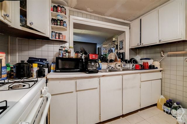 915 Porter Street, Savannah, GA 31415