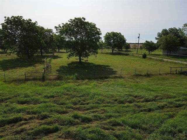 1091 CR 4870, Leonard, TX 75452
