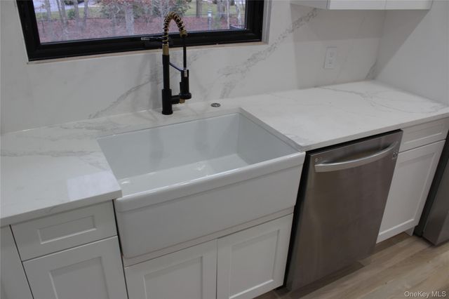 105 Old Riverhead Road, Hampton Bays, NY 11946