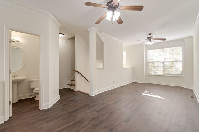 7407 Lords Chapel Dr, Nashville, TN 37211