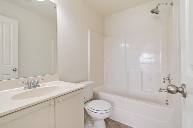 7407 Lords Chapel Dr, Nashville, TN 37211