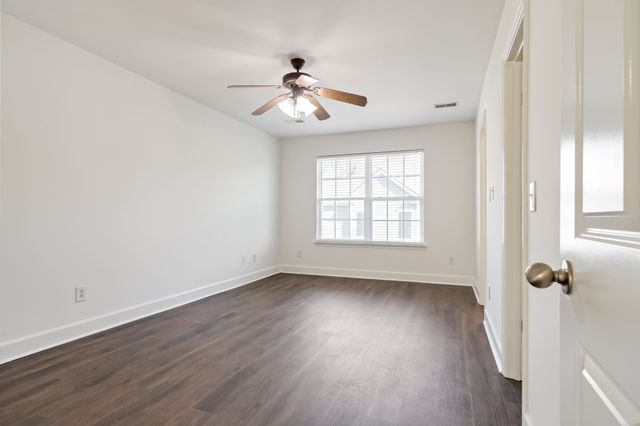 7407 Lords Chapel Dr, Nashville, TN 37211