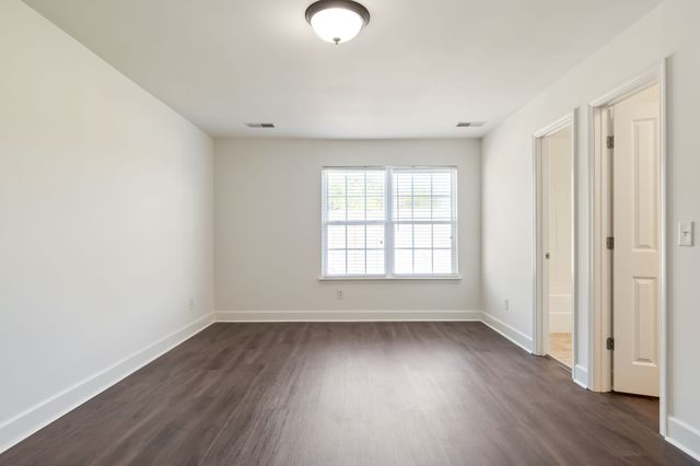 7407 Lords Chapel Dr, Nashville, TN 37211