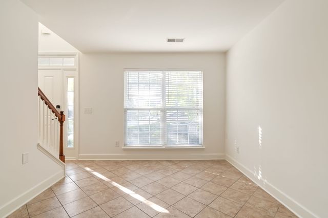 7407 Lords Chapel Dr, Nashville, TN 37211