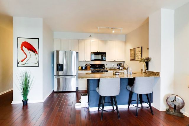 330 N JEFFERSON Street 1607, Chicago, IL 60661